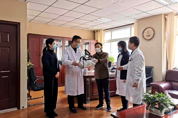 愛心企業向地礦醫院捐贈防護用品.jpg