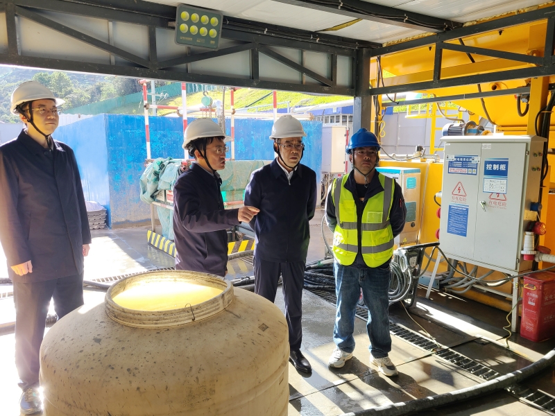 屈永安深入西藏西探裝備產品應用項目和集團西藏辦事處檢查指導工作慰問一線員工